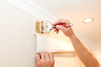 Pose de papier peint à la Vacherie — revêtements muraux et toiles de verre